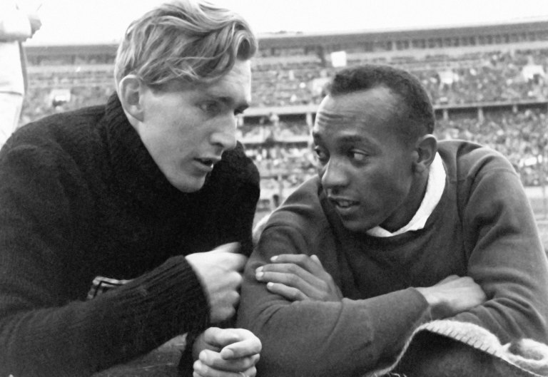 Jesse Owens e Luz Long: il valore dell’amicizia oltre la propaganda politica
